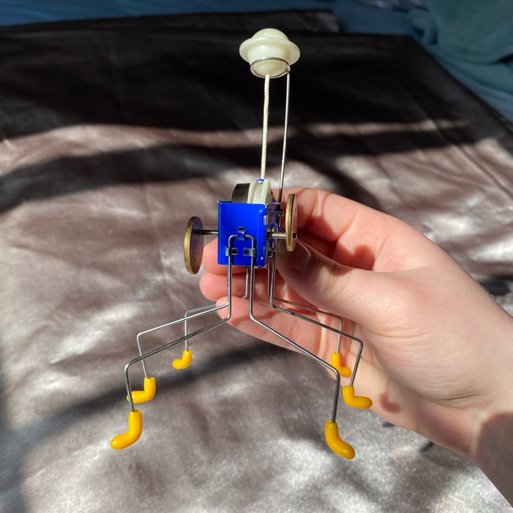 wind up toy - Picture 3 of 6